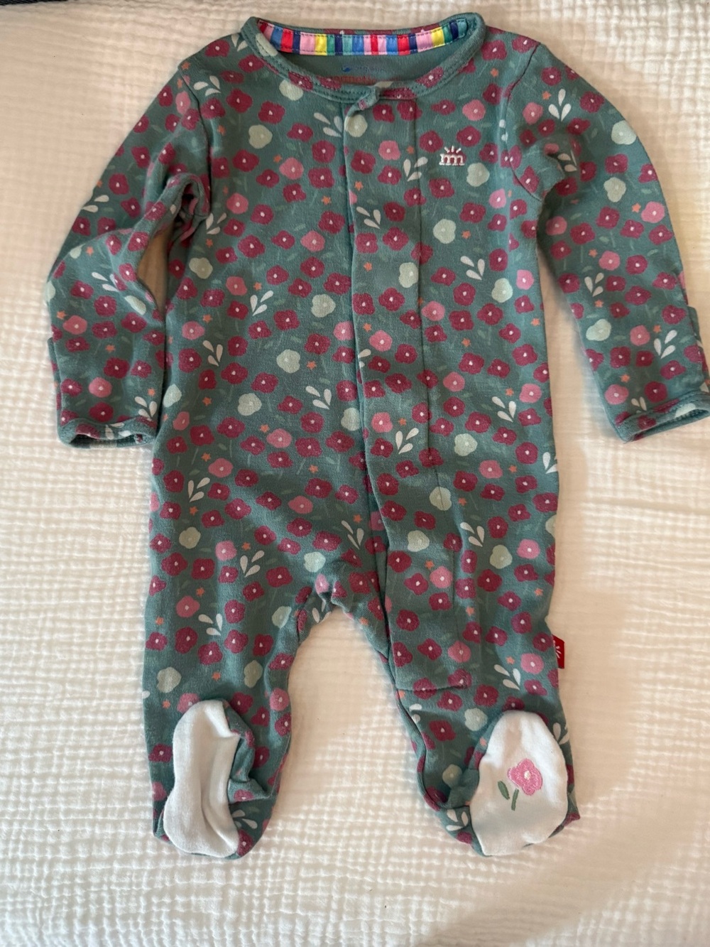 Wren organic cotton magnet closure footie